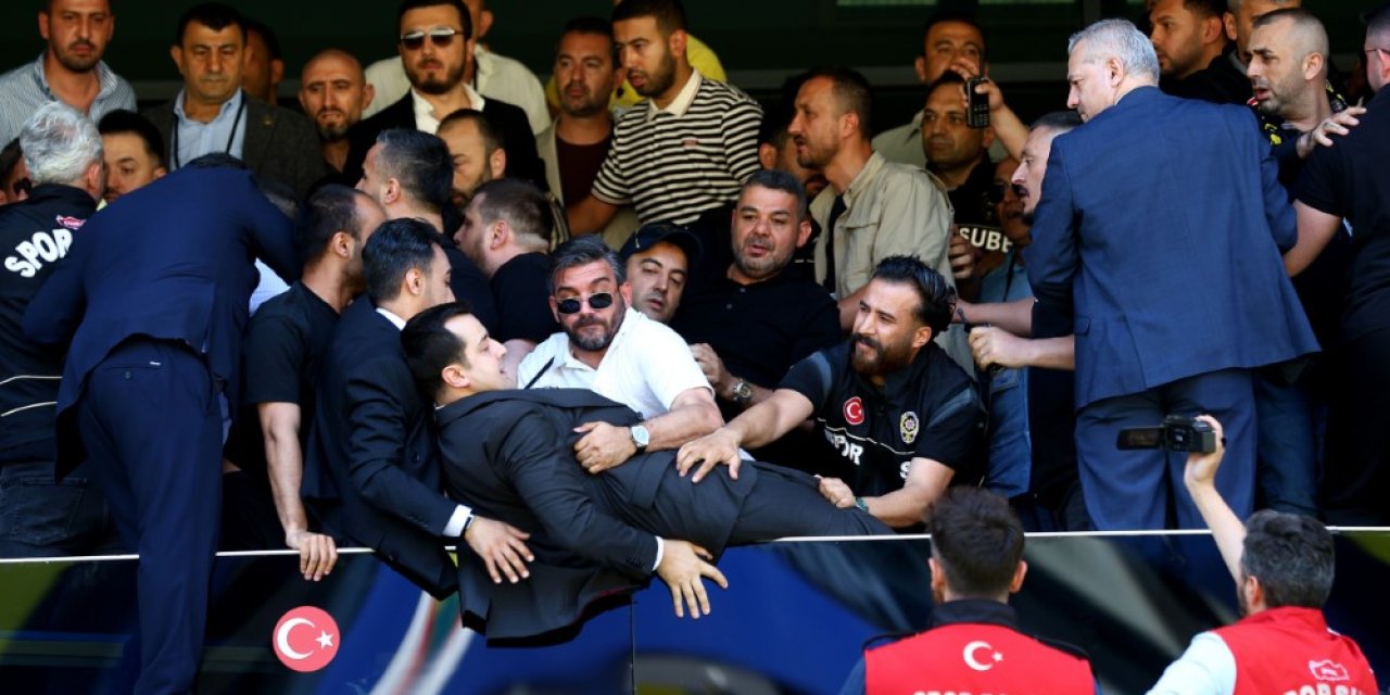 Fenerbahçe kongresinde arbede çıktı