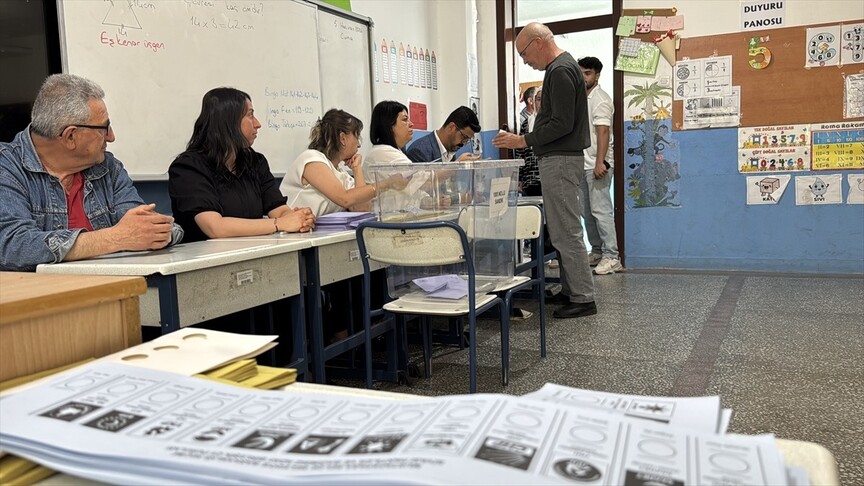 Yerel yönetimler için 6 beldede vatandaşlar sandık başında
