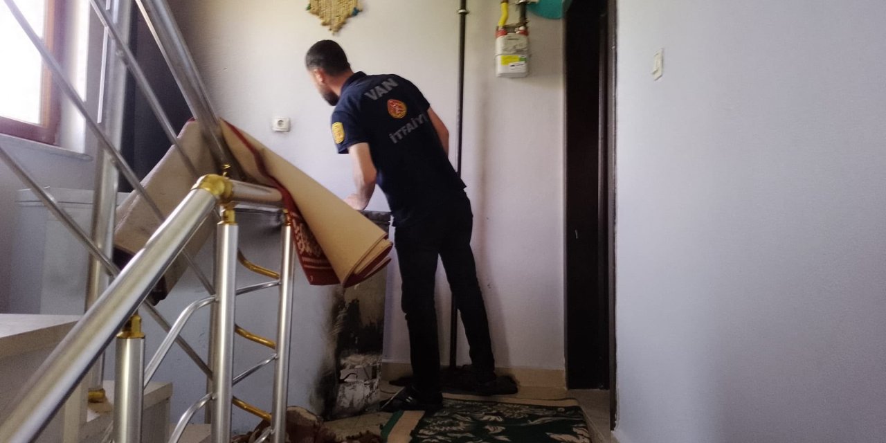 Van'da ev yangını
