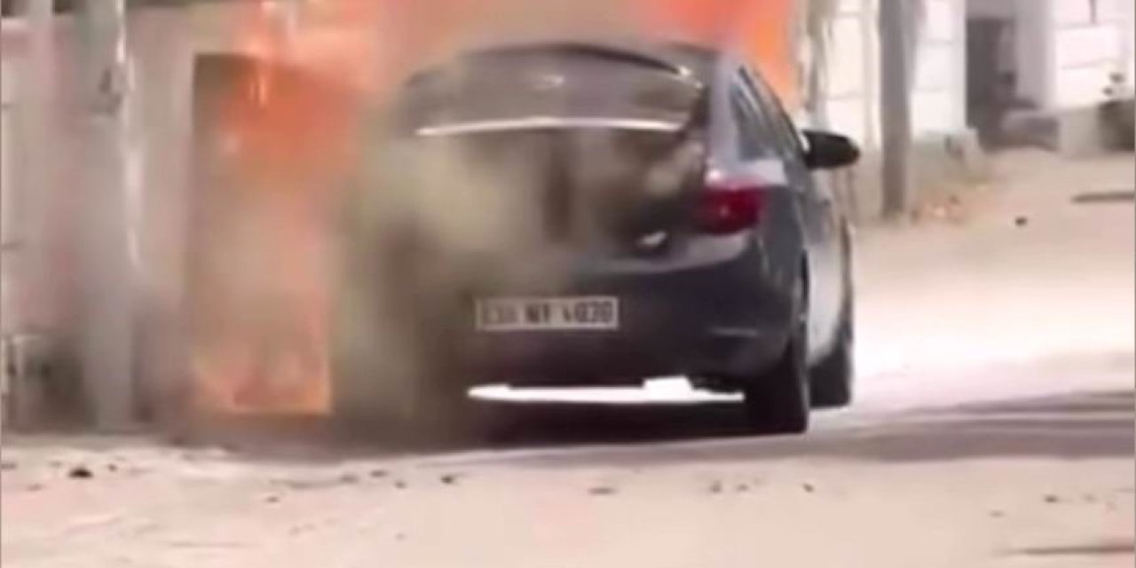 Diyarbakır'da seyir halindeki araç alev aldı