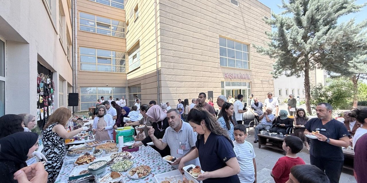 Siverek’te hastaların el emeği ürünleri sergilendi