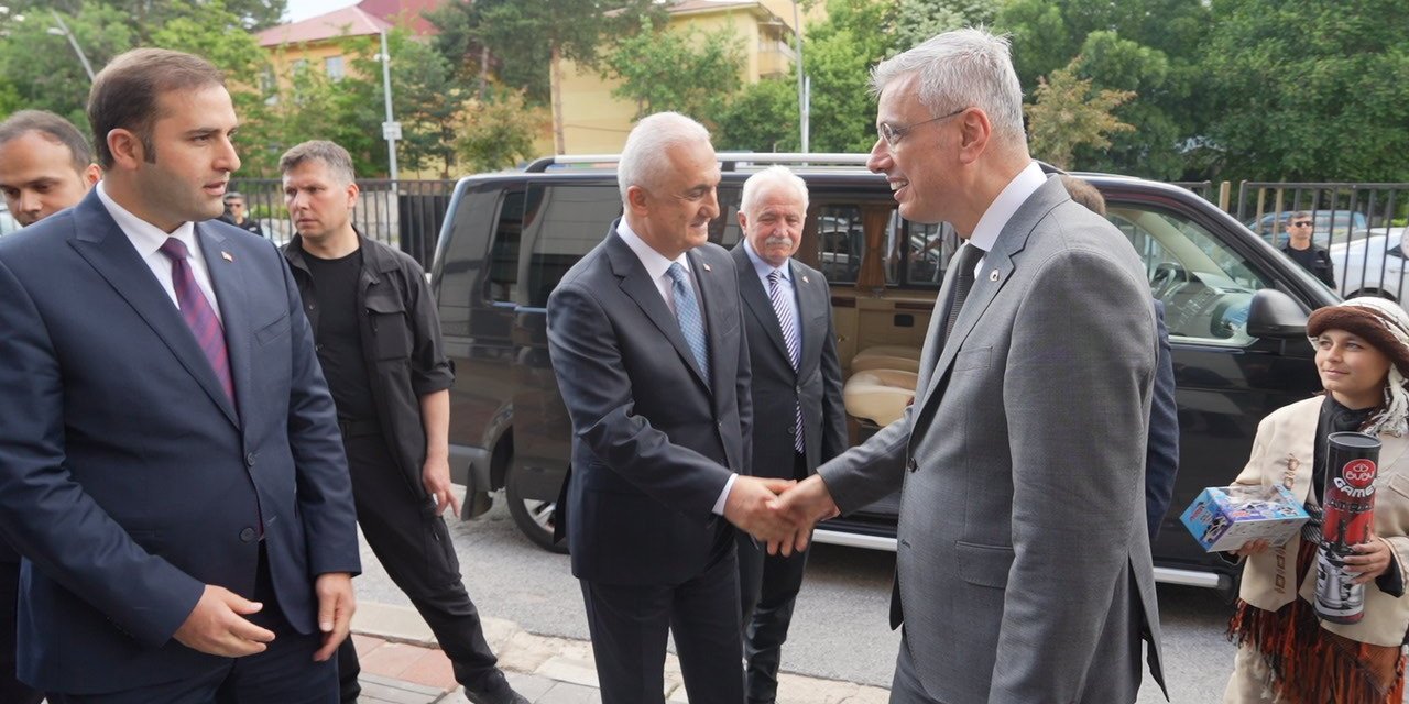 Sağlık Bakanı: Dünyada söz sahibi bir tedavi hizmetleri başarımız var