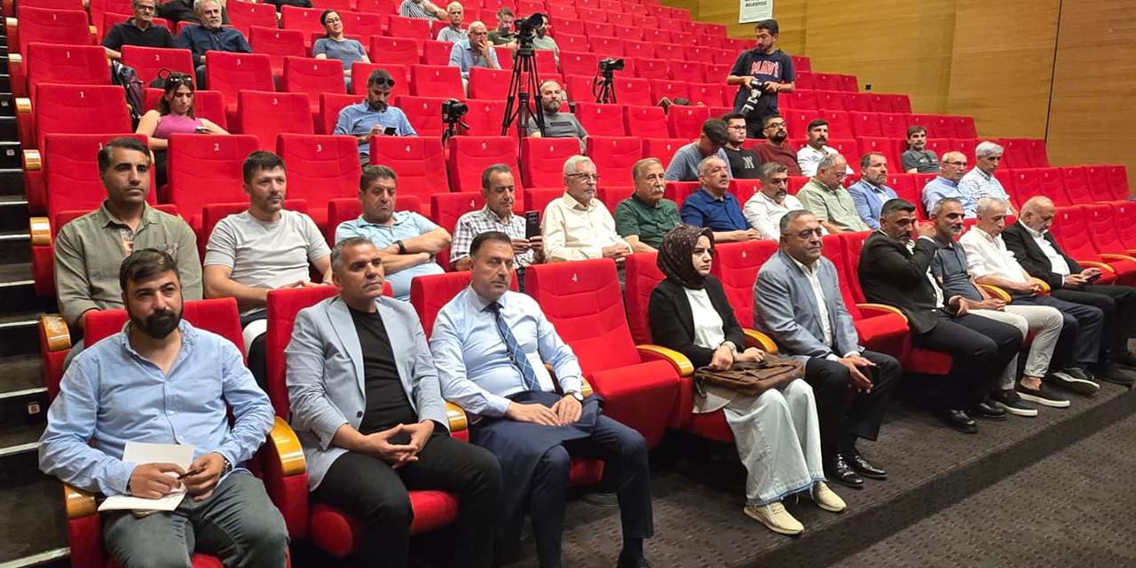 “Spor, Kent Kimliği, Ekonomi ve Toplumsal Barış” paneli başladı