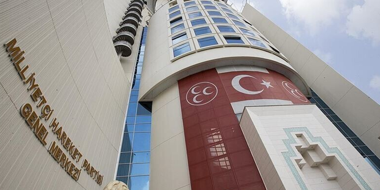 MHP’de 2 İlçe Başkanı görevini bıraktı