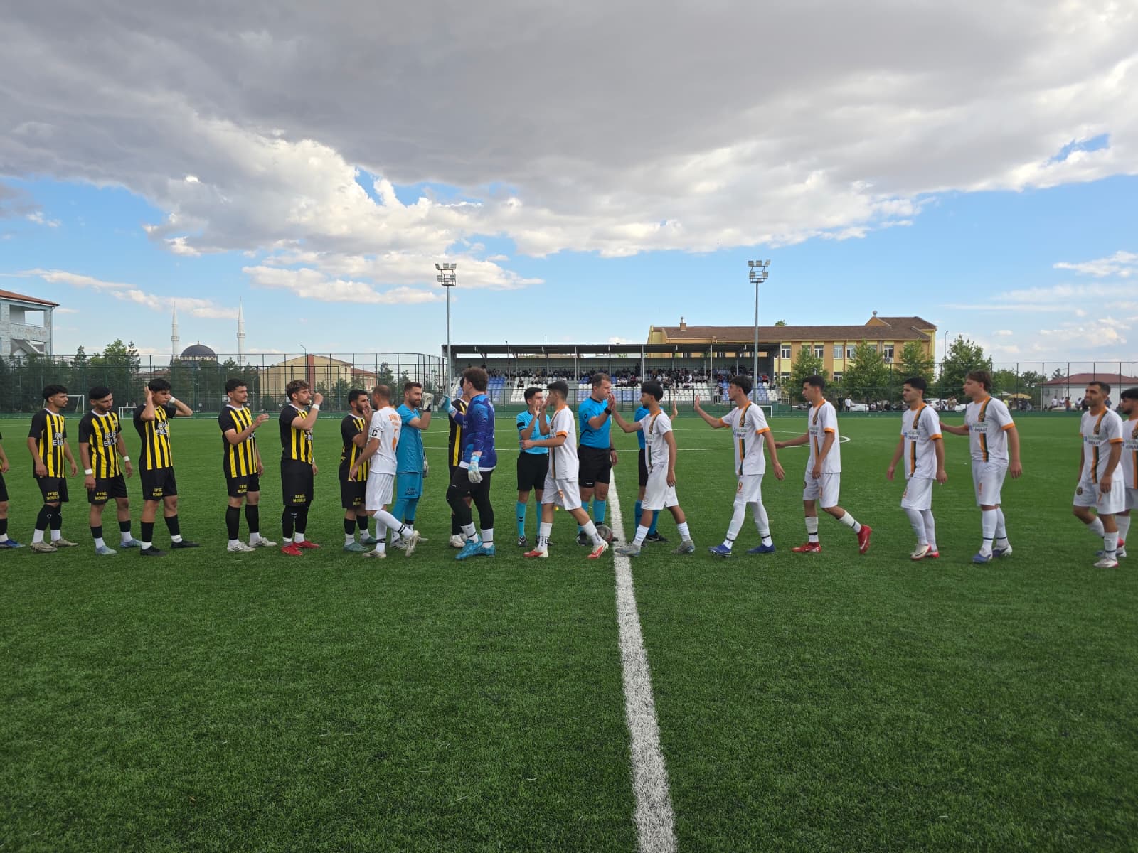 10 kişi kalan Erganispor'dan kritik zafer