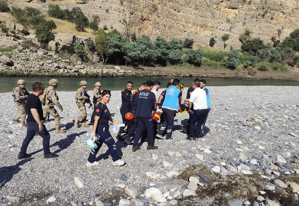 Ailesini kurtardı, kendisi hayatını kaybetti