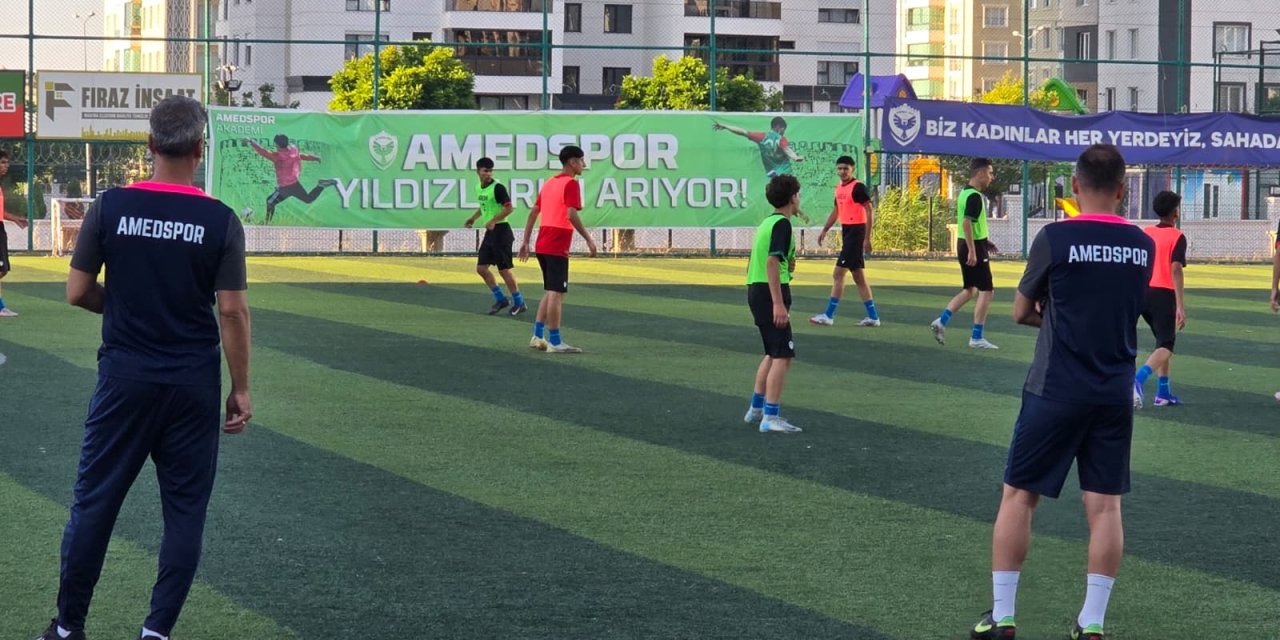Amedspor geleceğin yıldızlar ilk antremana çıktı
