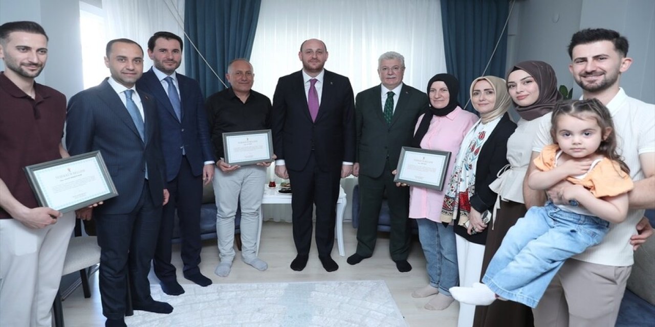 AK Parti'den 11 milyonu aşan üyelere teşekkür belgesi
