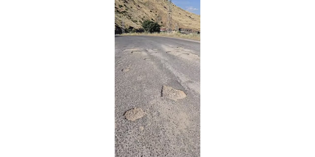 Çermik'te vatandaşlar bozulan yolun onarılmasını istedi