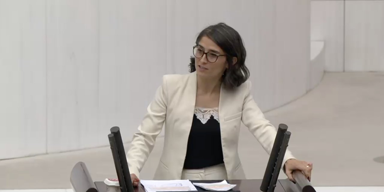 Mecliste iktidara AP raporu eleştirisi: Size tutulan bu aynaya özeştirel bir gözle bakın