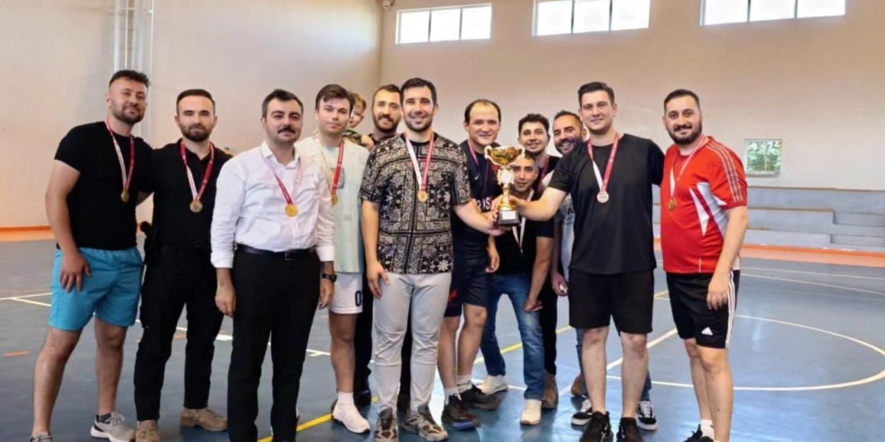 Diyarbakır’da voleybol turnuvasında şampiyon belli oldu