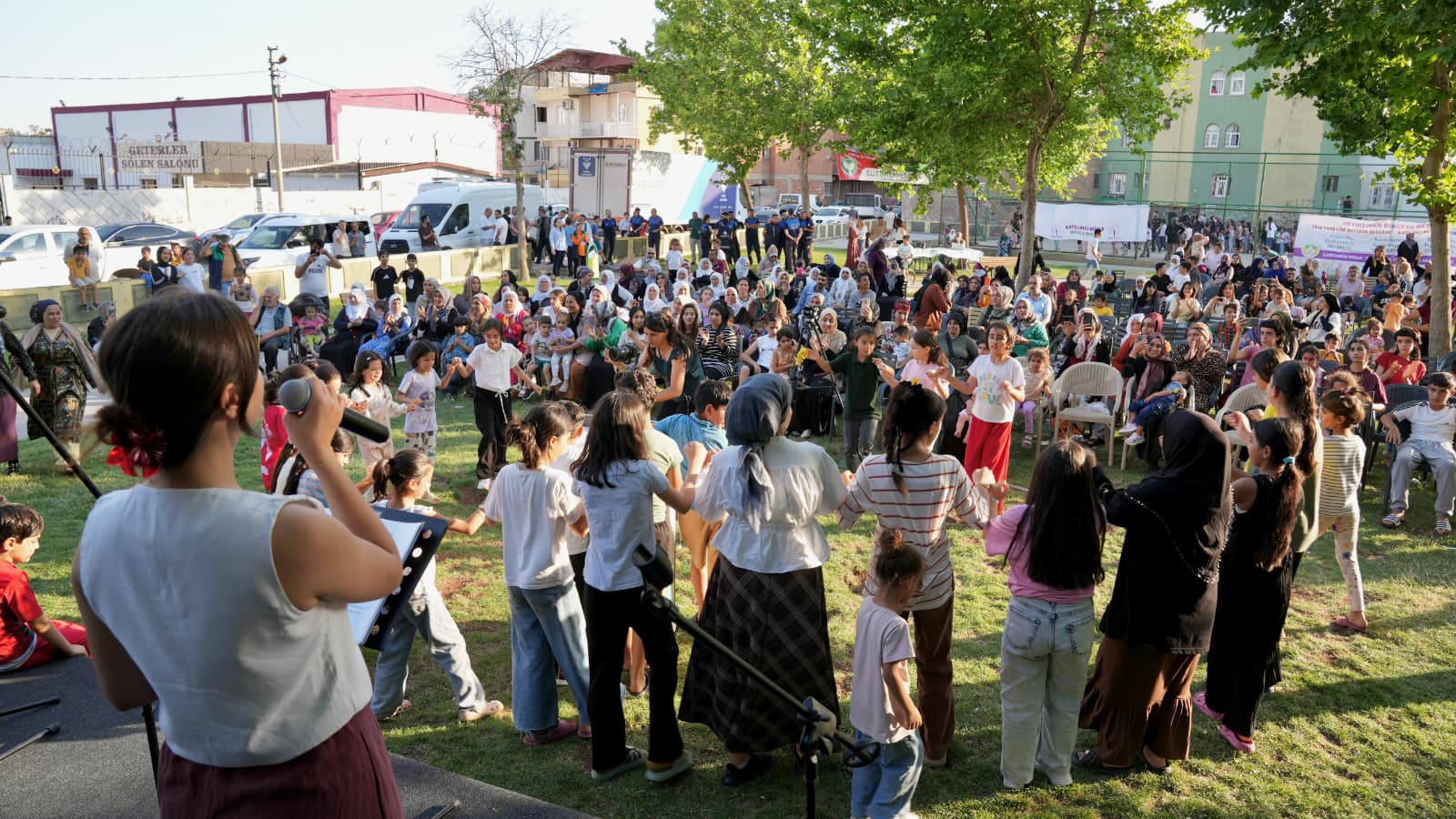 Bağlar’da coşkulu buluşma: Halk taleplerini doğrudan iletti