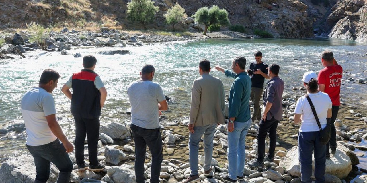 Kaybolan şahıs için Sarım Çayı'ndaki arama çalışmaları sürüyor