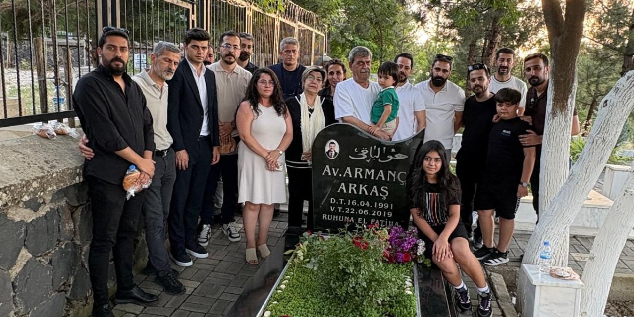Avukat Armanç Arkaş mezarının başında anıldı
