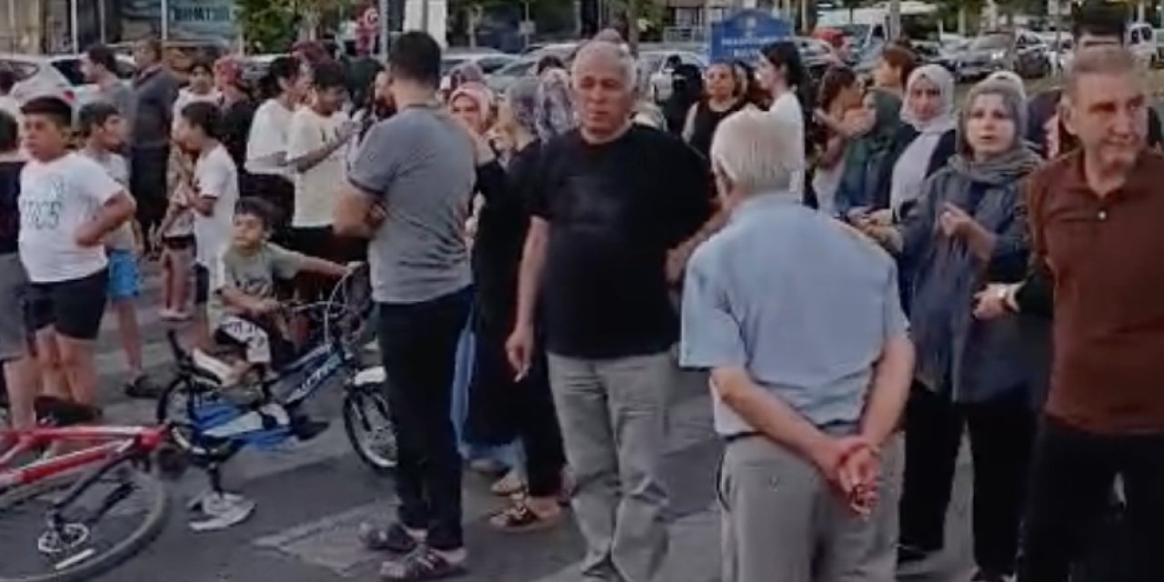 Diyarbakırda Vatandaşlar Yol Kapatma Eylemi Yaptı