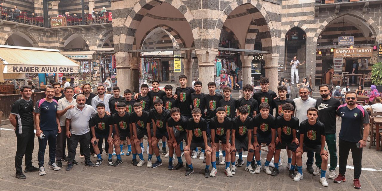 Amedspor Altyapı Akademi Gençleri Tarihi Yerlerde