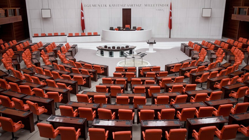 Mecliste sandalye dağılımı değişti