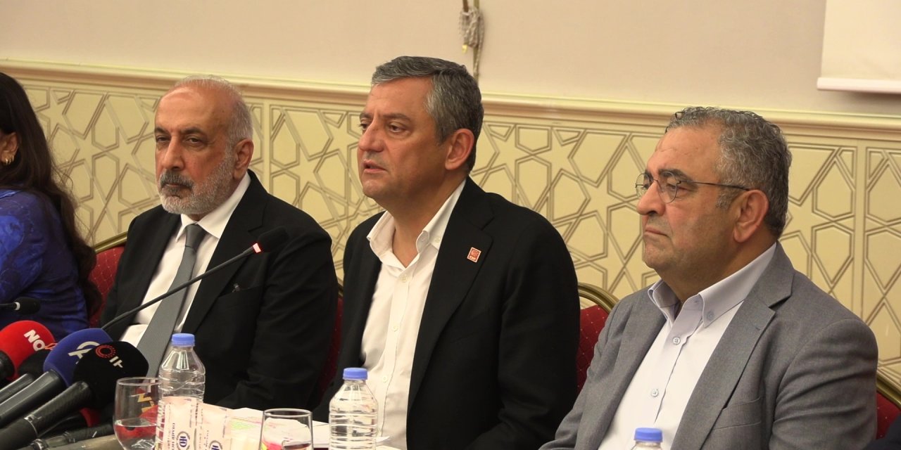 Özgür Özel Diyarbakır’da STK Temsilcileriyle Buluştu