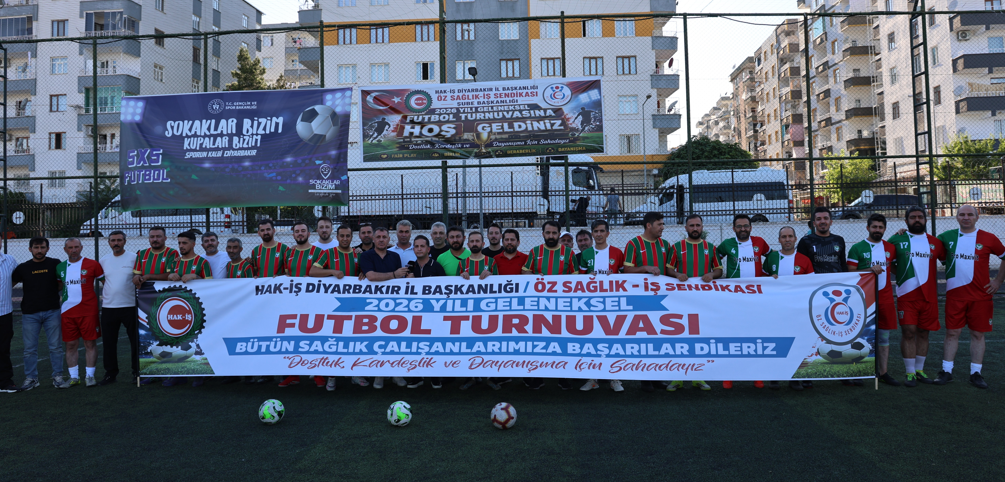 Sağlık emekçileri futbol sahasında buluştu