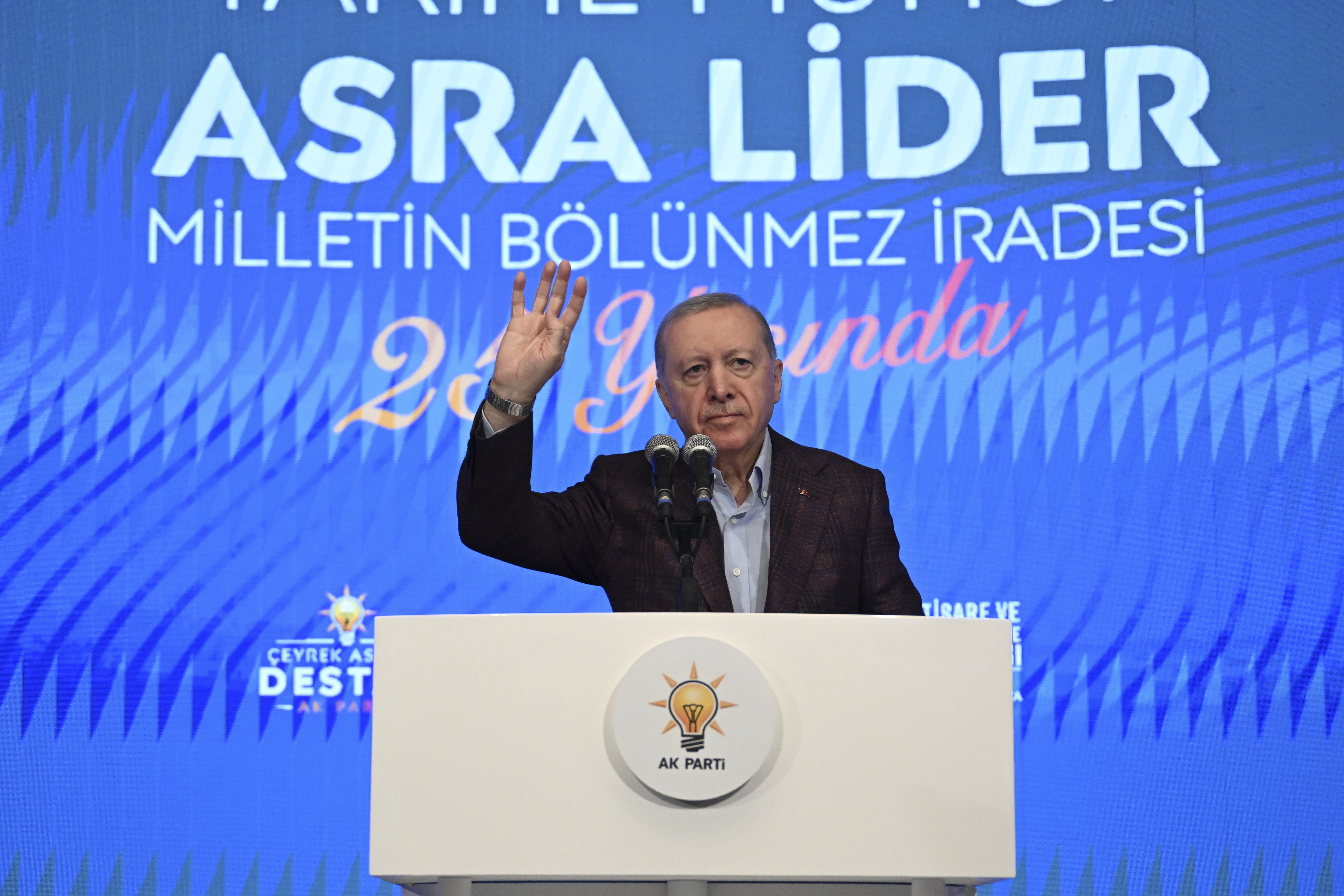Erdoğan'dan partisine: Yorulan varsa kenara gelsin!