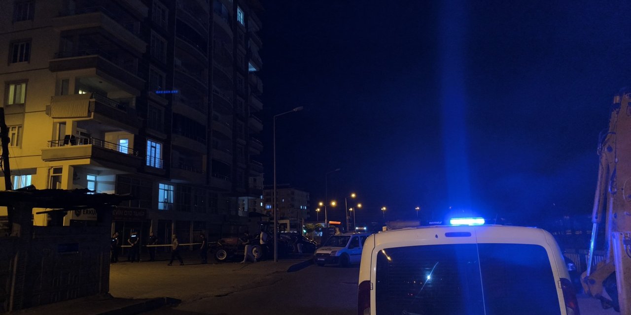 Siirt'te silahlı çatışma: Baba ve oğlu yaralandı
