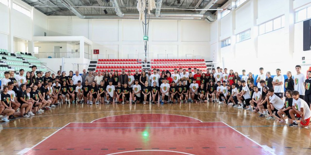 Sınava hazırlanan genç sporculara moral ziyareti