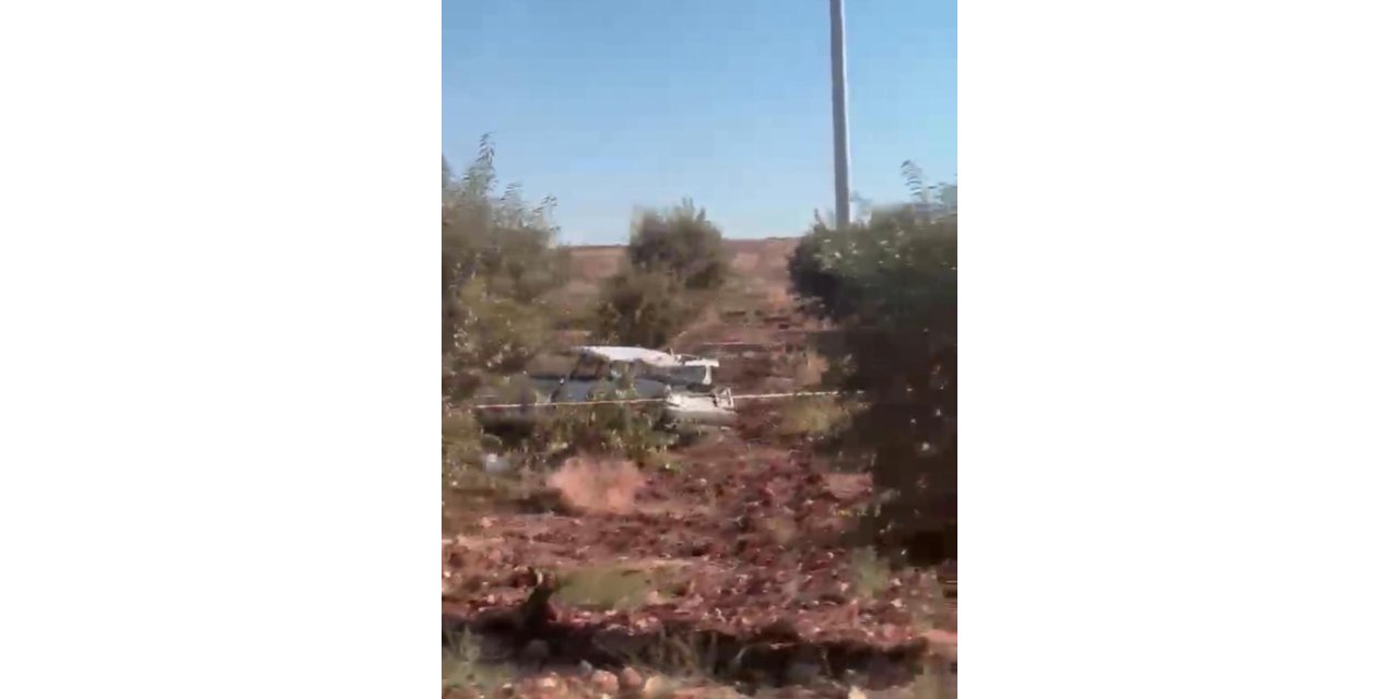 Otomobil tarlaya uçtu: 1 ölü, 1 yaralı