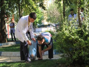 Onlar mı engelli, kirletenler mi?