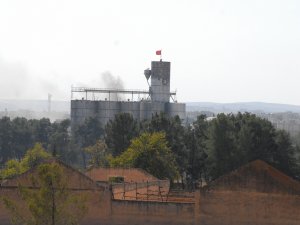 SINIR KAPISINA 3 HAVAN TOPU İSABET ETTİ