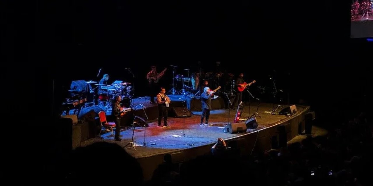Gipsy Kings by Andre Reyes, "Viva El Arte" turnesi kapsamında İstanbul'da sahne aldı