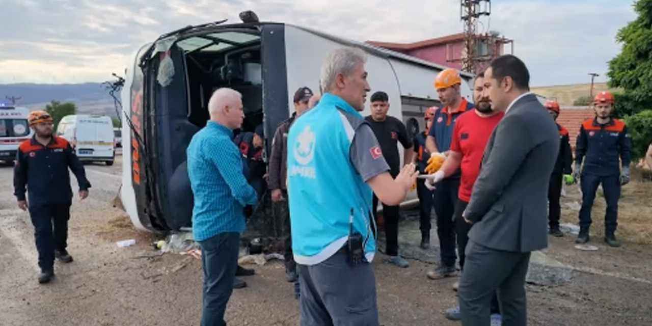 Yolcu otobüsü : 1 ölü, 40 yaralı