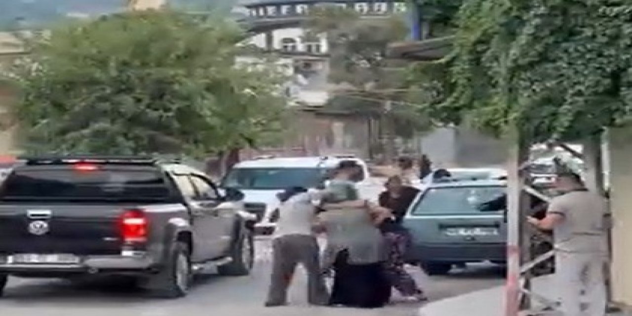 Kadınlar arasında sopalı kavga: 2 yaralı
