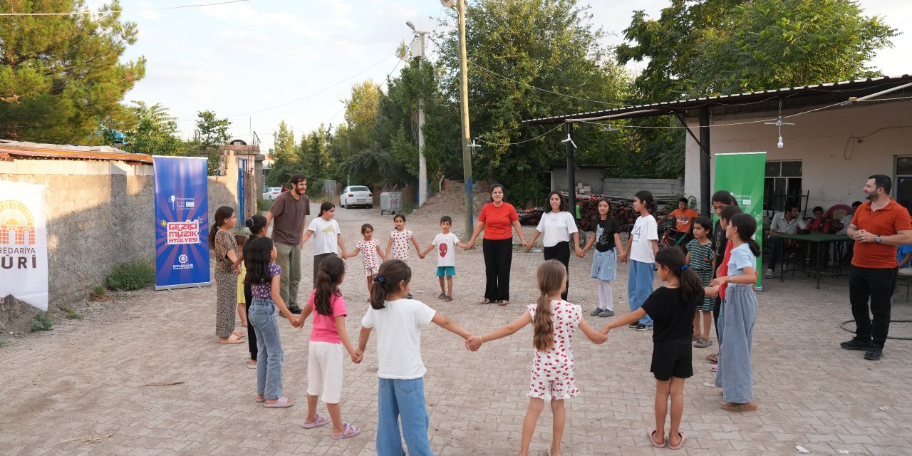 Diyarbakır Sur’da çocuklar müzikle buluştu