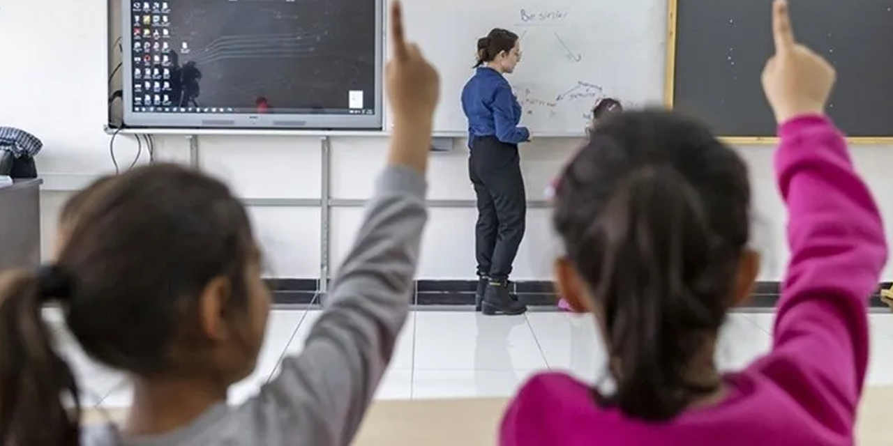 Öğretmenlerin ek ders saatleri sil baştan: Kim, kaç saat derse girebilecek?