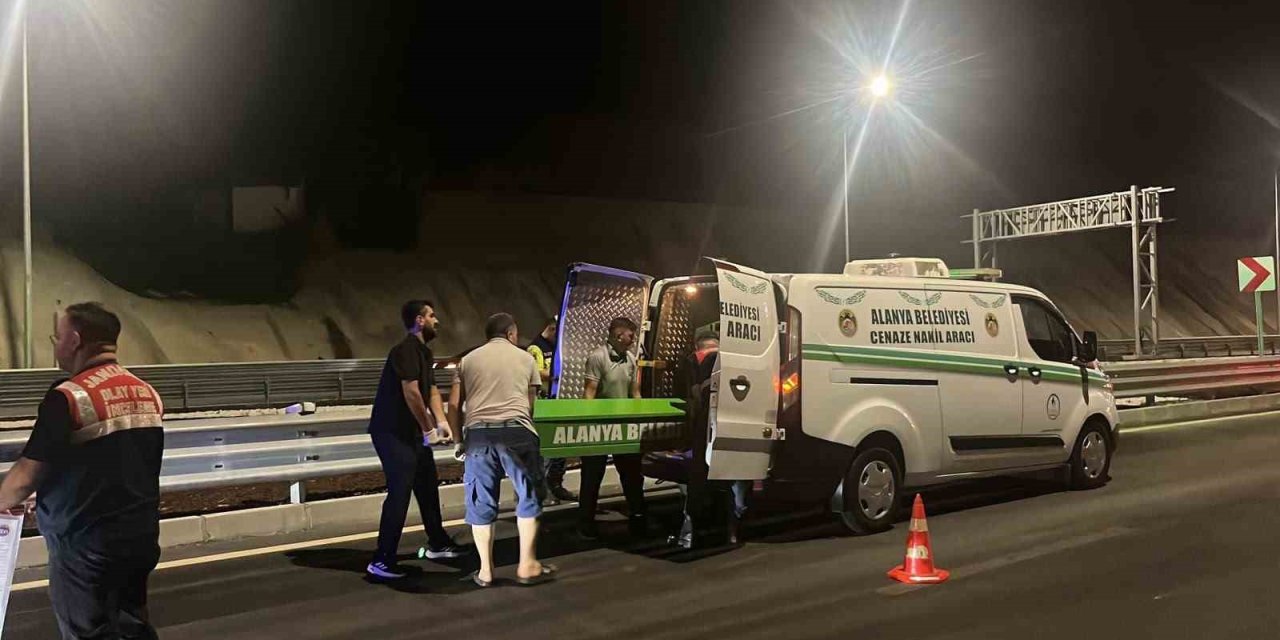 Motosiklet bariyerlere çarptı, sürücü hayatını kaybetti