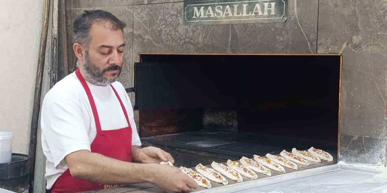 Fırın ustalarının zorlu mesaisi