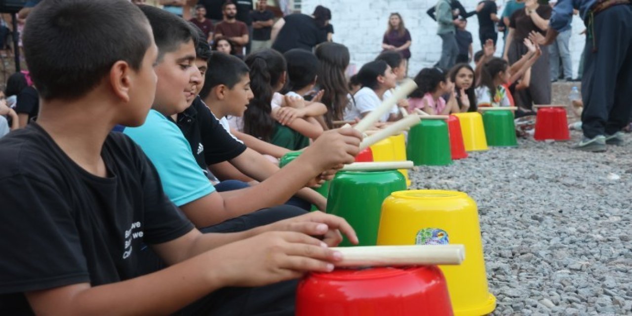 Diyarbakır’da Gezici Çocuk Atölyesi ile çocuklar sanatla buluştu