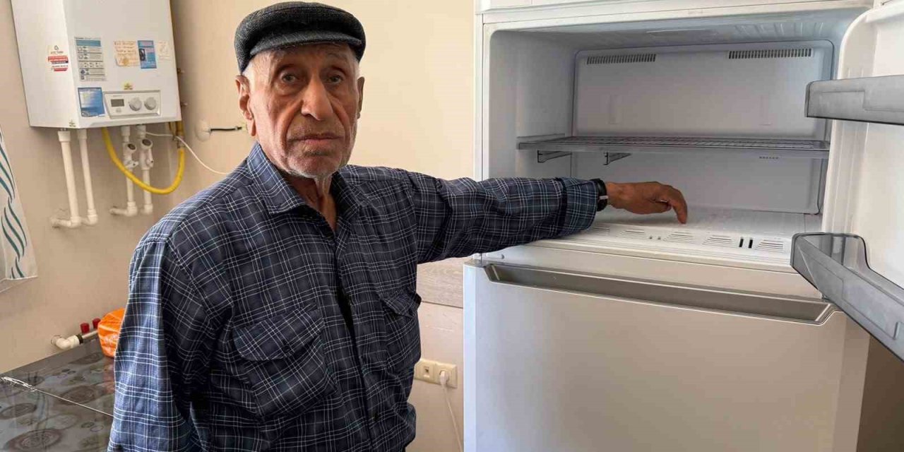 Yaşlı adamın elini öpüp 351 bin liralık altınlarla kayıplara karıştı