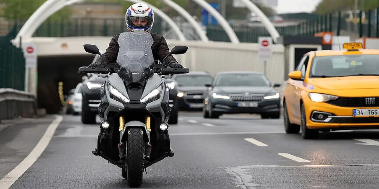 Trafikte yeni dönem! Motosikletlere özel bekleme alanı geliyor