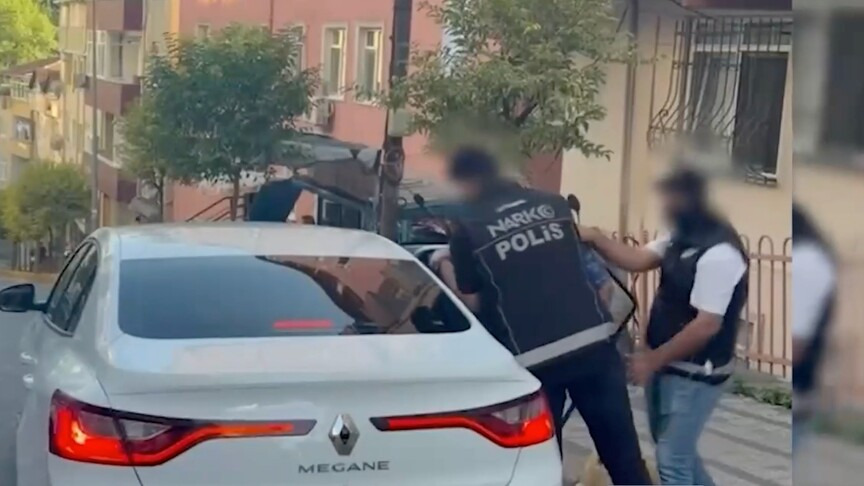 Kırmızı bültenle aranan uyuşturucu şüphelisi yakalandı