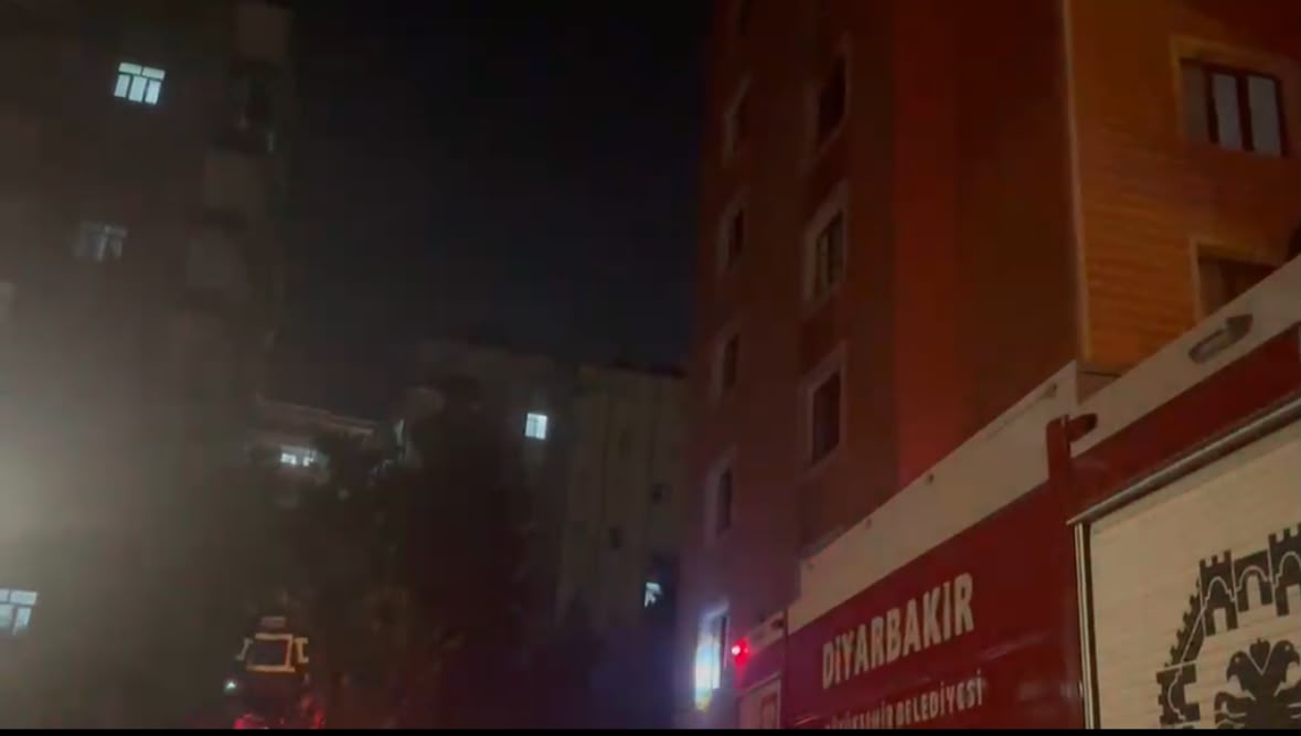Diyarbakır'da apartman yangını