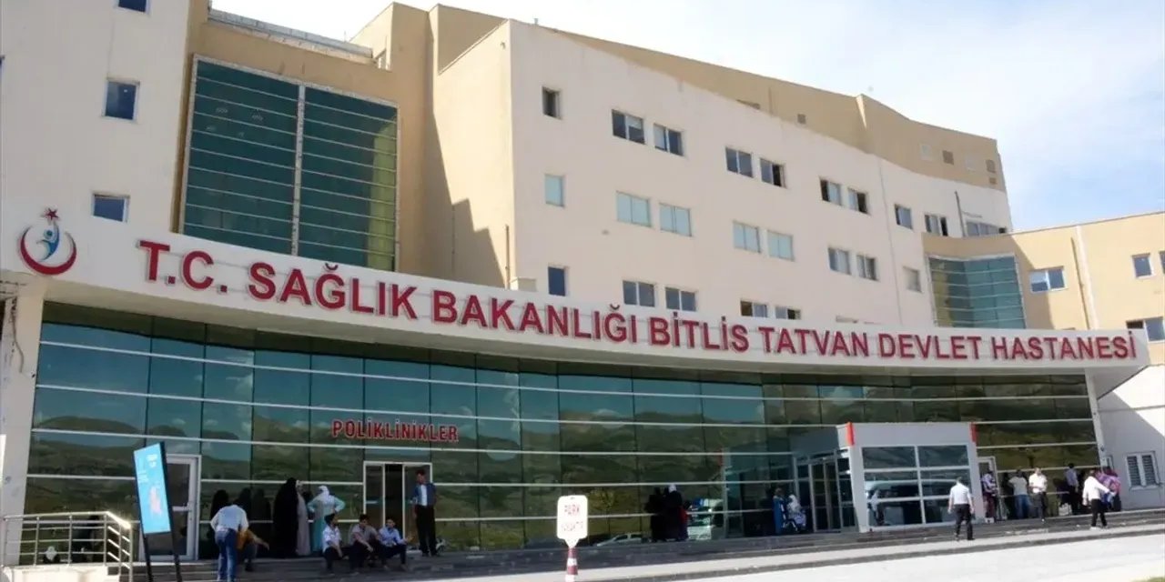 Bitlis’te trenin çarptığı 66 yaşındaki kadın ağır yaralandı