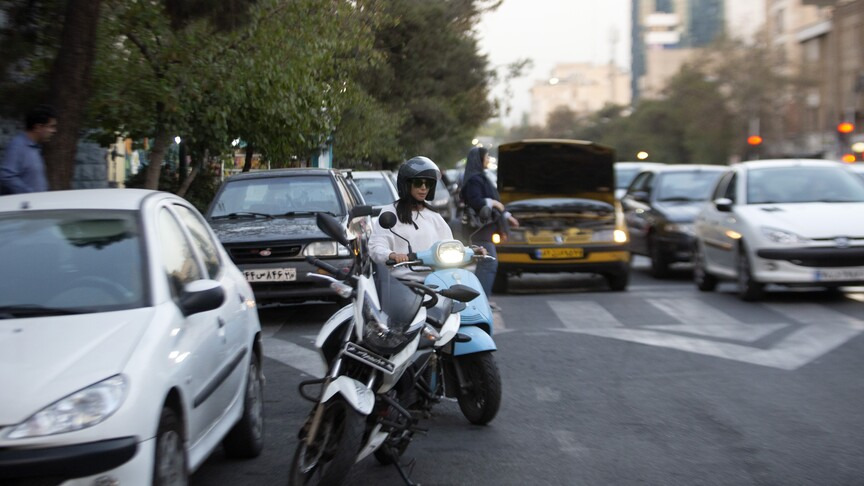 İran'da kadınlara motosiklet ehliyeti hazırlıkları