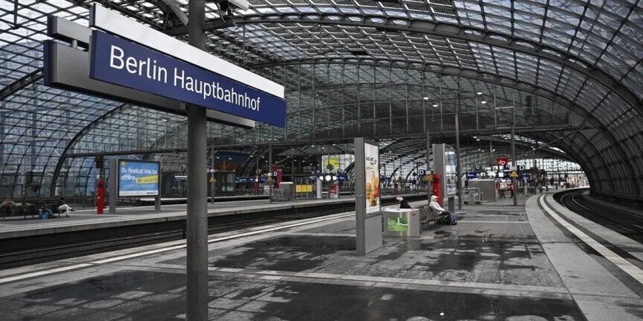 Almanya’da tren istasyonlarında alkol tüketimi yasaklanıyor