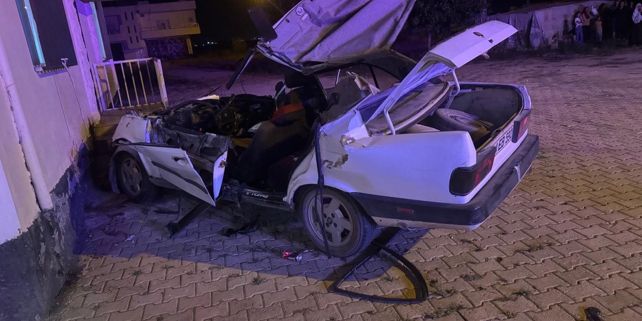 Otomobil ile traktör çarpıştı: 1'i çocuk 4 yaralı