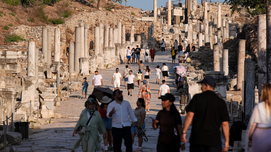 Yerli turistler tatile 33 milyar lira harcadı