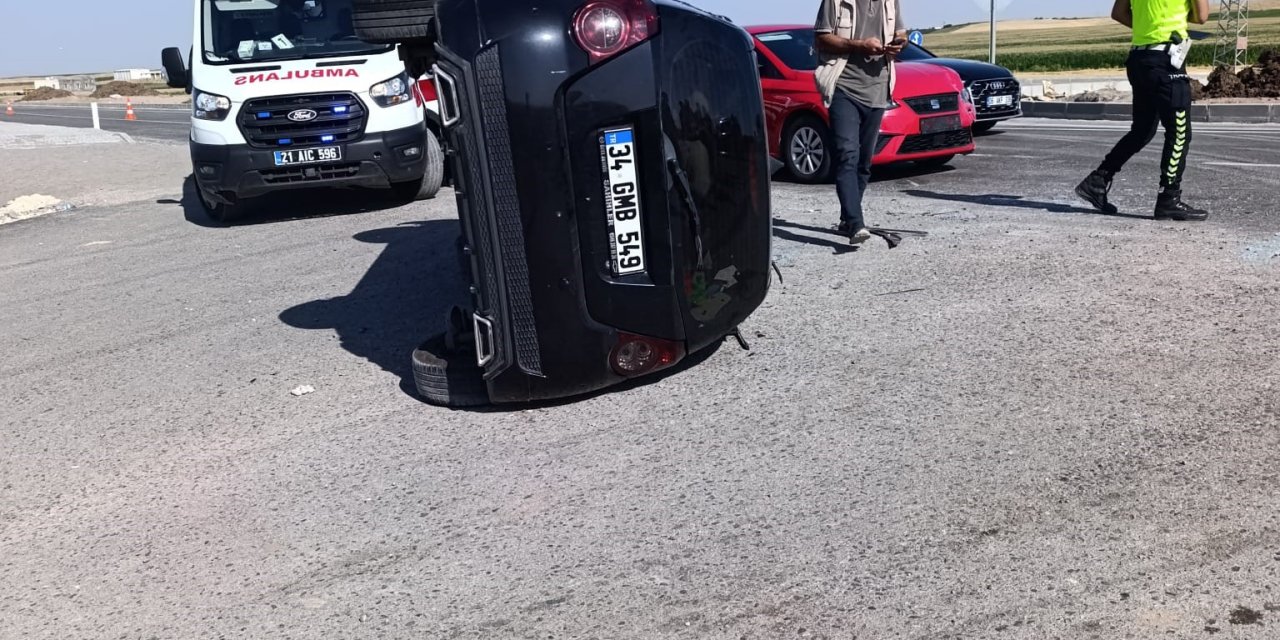 Diyarbakır'da iki otomobil çarpıştı: 3 yaralı