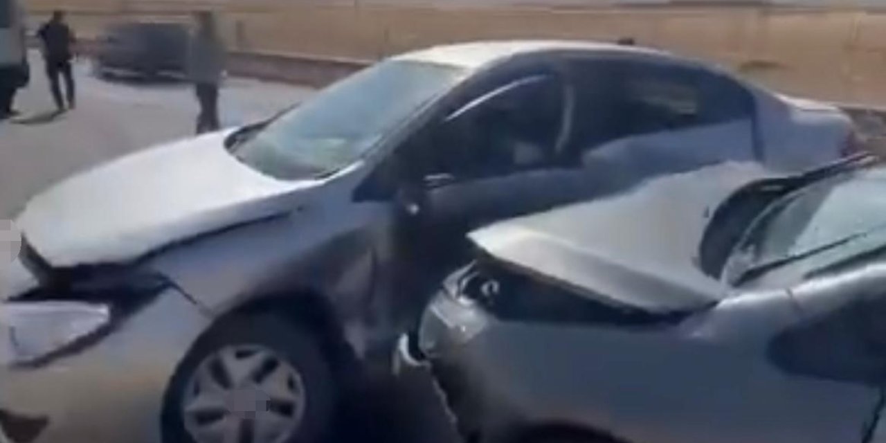 Diyarbakır'da iki otomobil çarpıştı: 2 yaralı