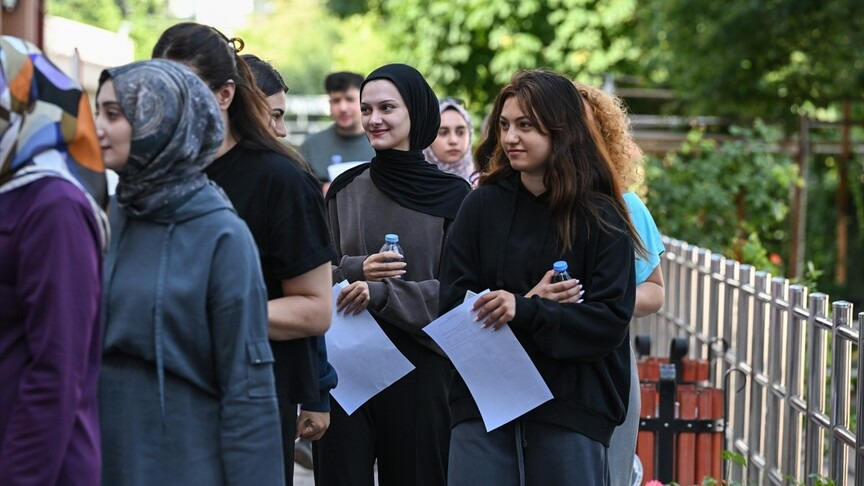 MEB Akademi Giriş Sınavı'nın ilk oturumu başladı