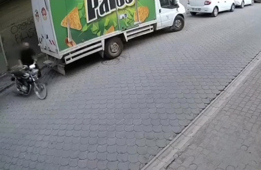 Motosiklet hırsızlığı kamerada